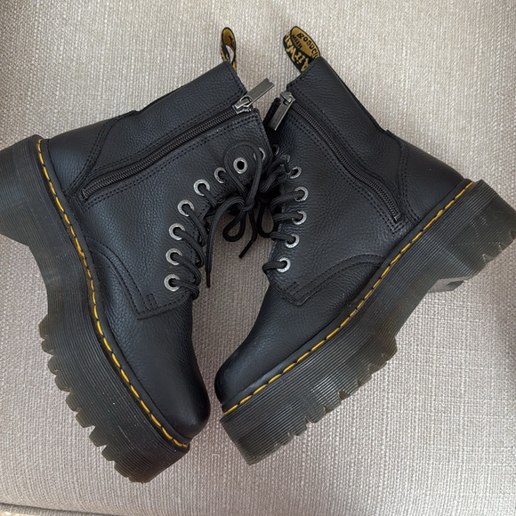 Dr. Martens Jadon lll women 7 Black Leather Boots platform - Picture 4 of 14